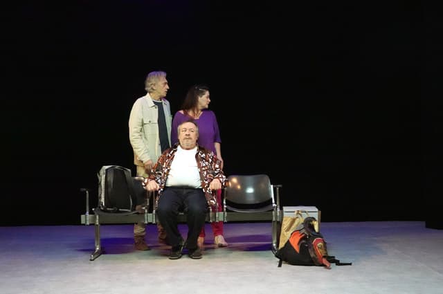 CONTRE TOUTE ATTENTE